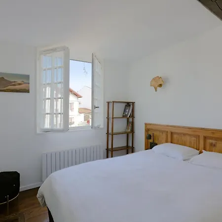 La Maison Les Glycines 公寓 *